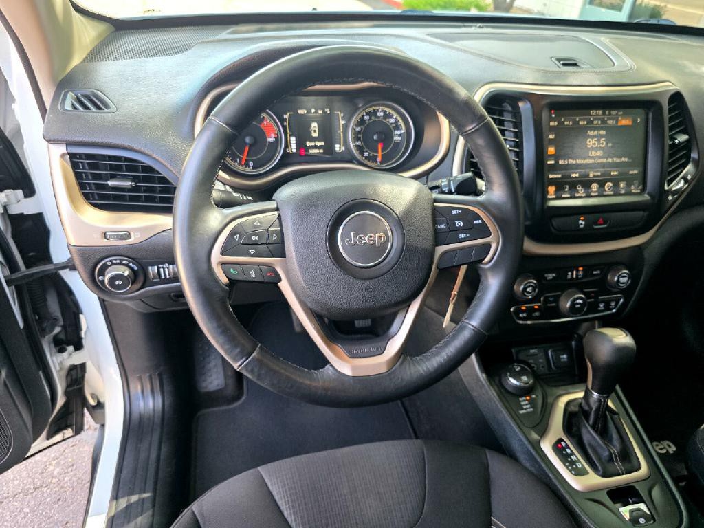 2016 Jeep Cherokee Image 34