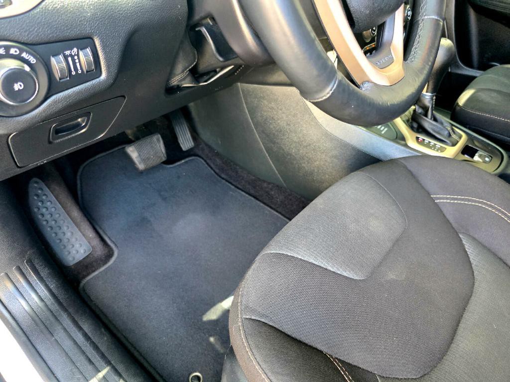 2016 Jeep Cherokee Image 35