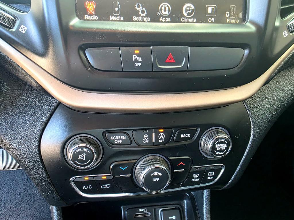 2016 Jeep Cherokee Image 41