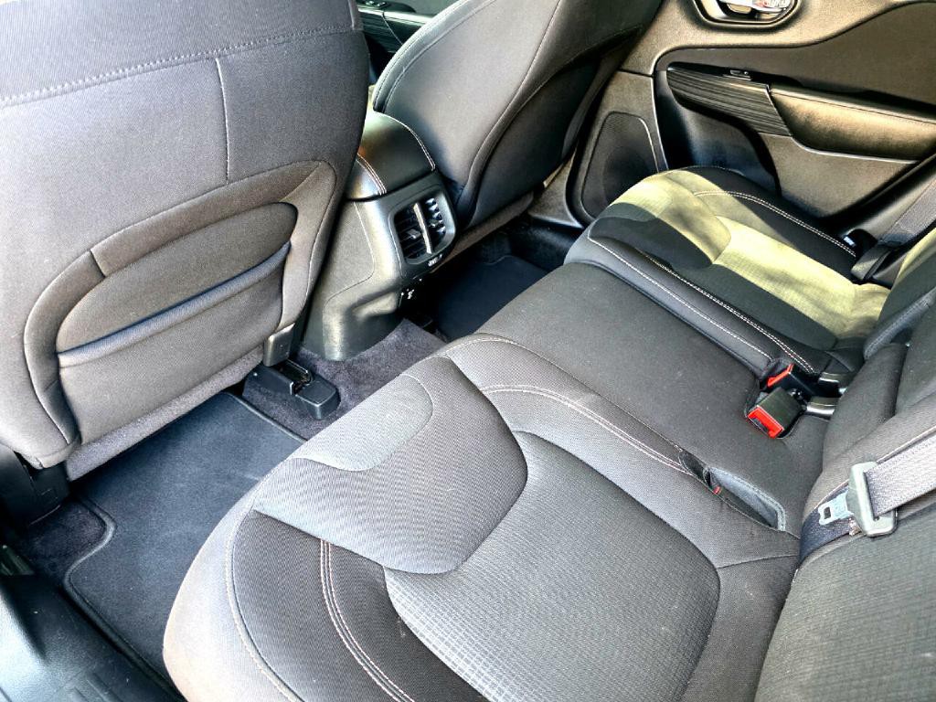 2016 Jeep Cherokee Image 52