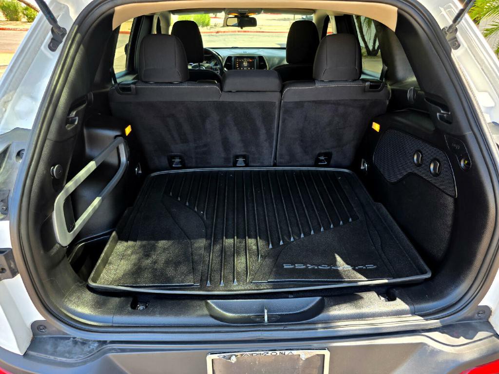 2016 Jeep Cherokee Image 54
