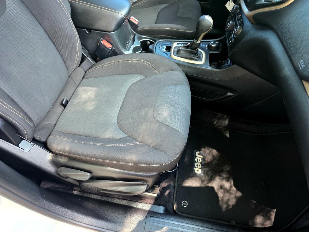 2016 Jeep Cherokee Image 63