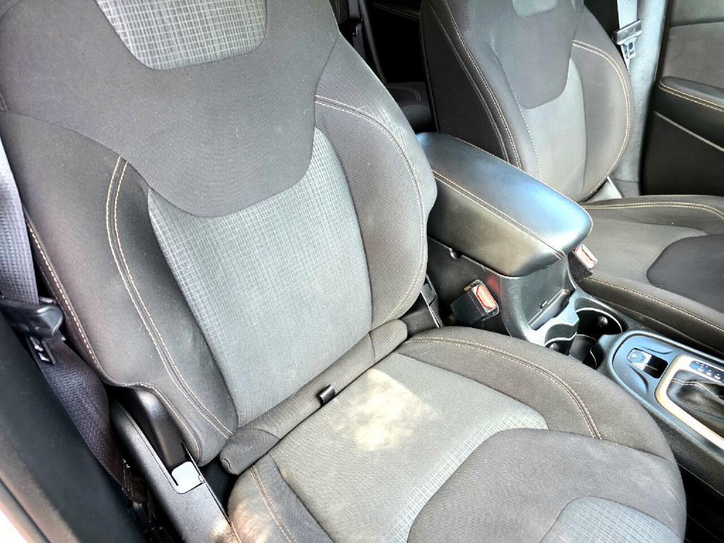 2016 Jeep Cherokee Image 64