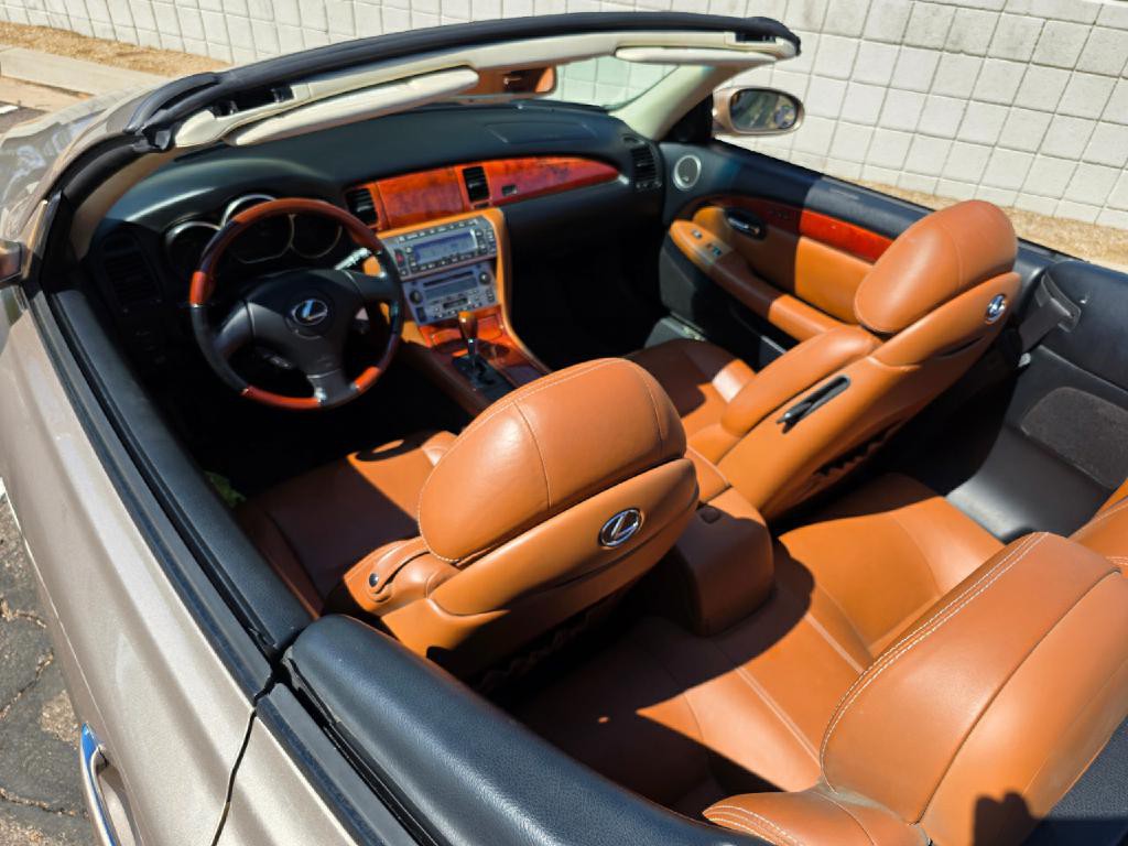 2005 Lexus SC 430 Image 16