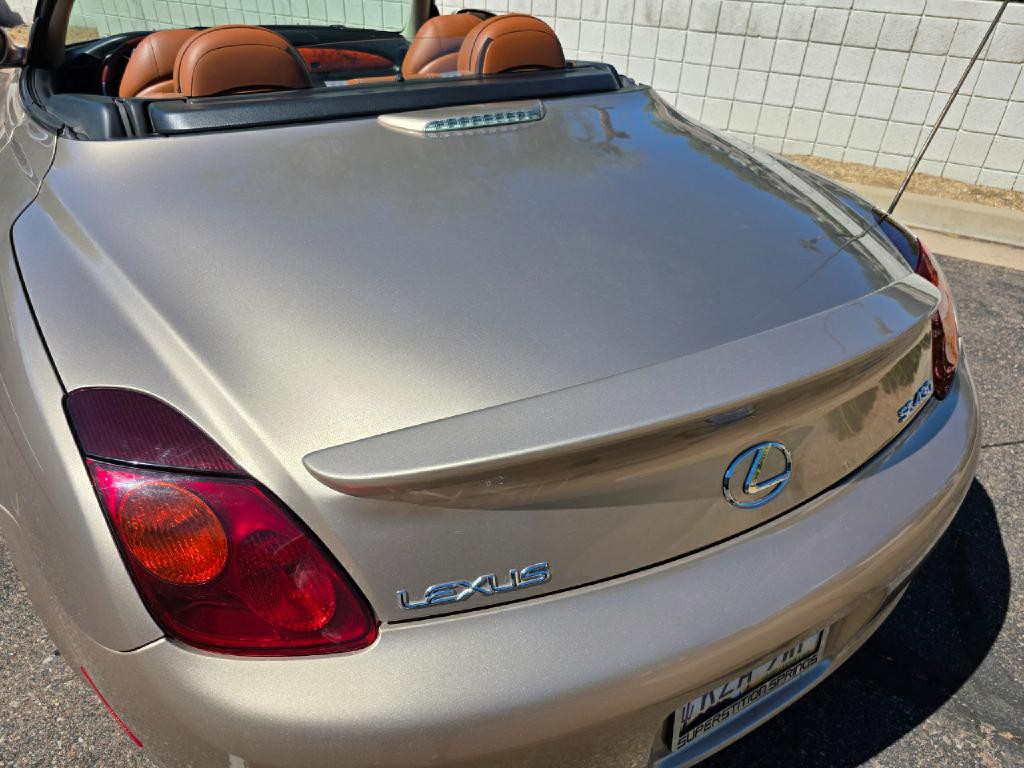 2005 Lexus SC 430 Image 18