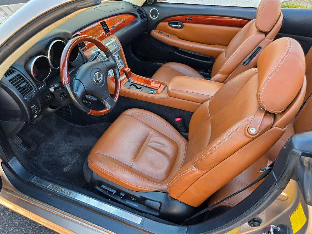2005 Lexus SC 430 Image 40