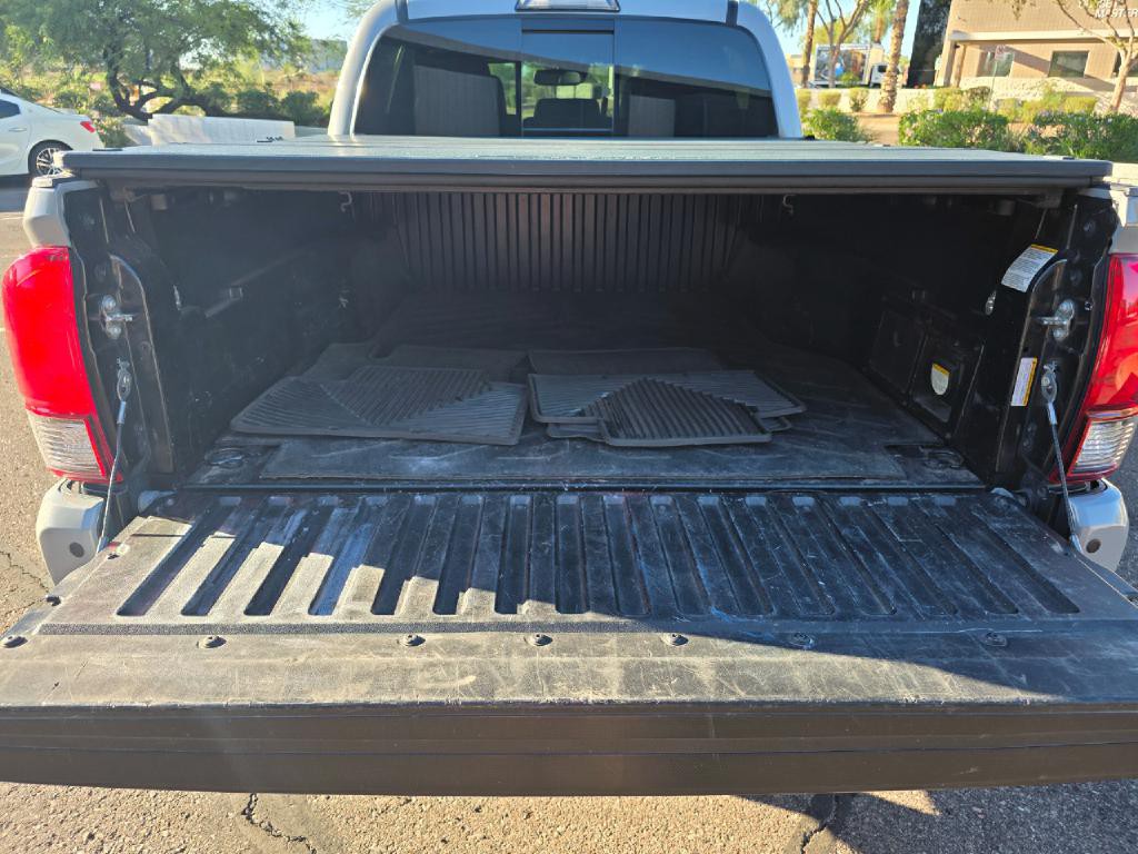2019 Toyota Tacoma Image 9