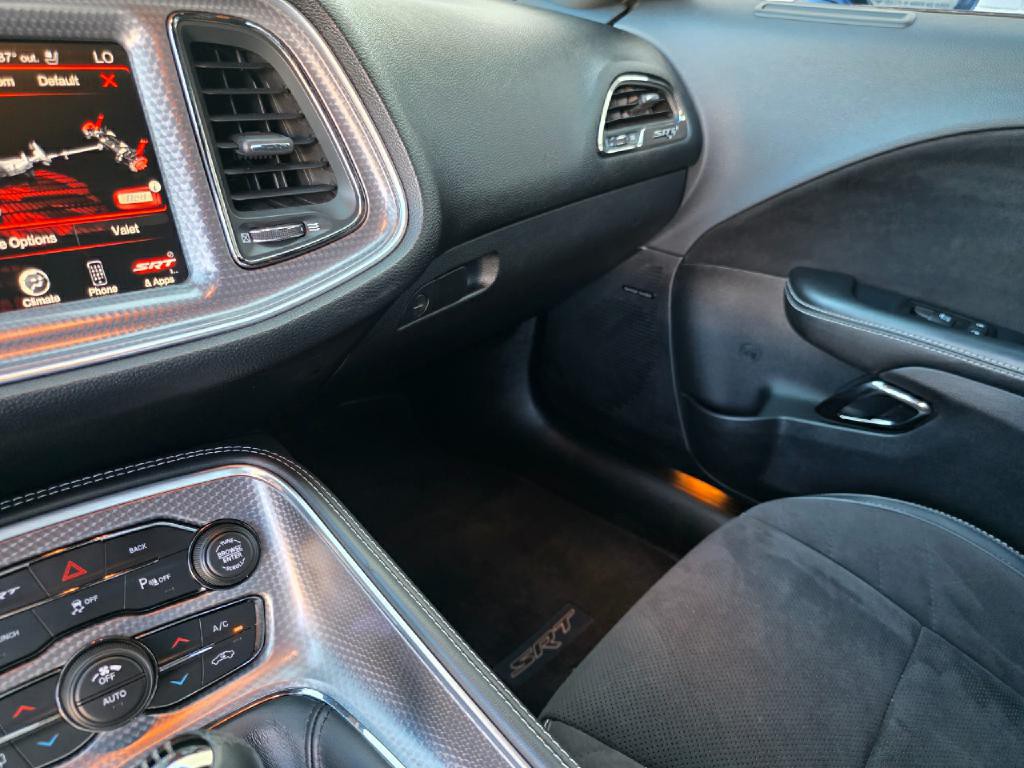 2015 Dodge Challenger Image 25