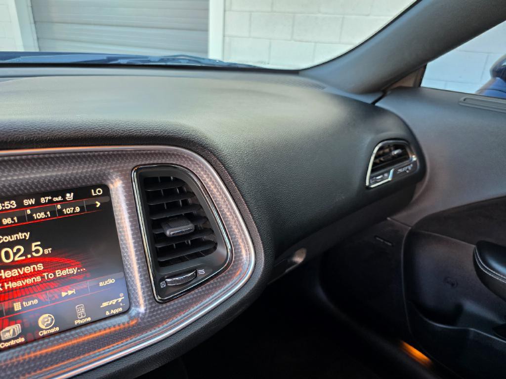 2015 Dodge Challenger Image 26