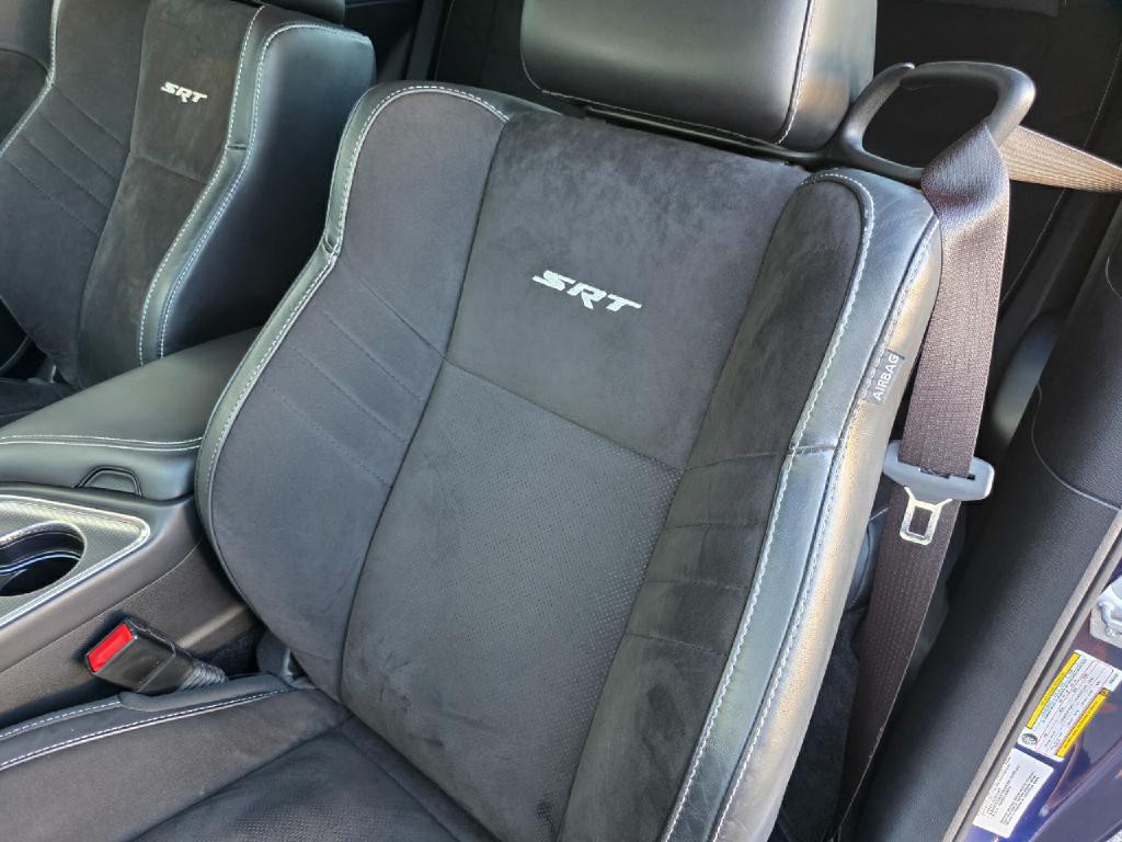 2015 Dodge Challenger Image 39
