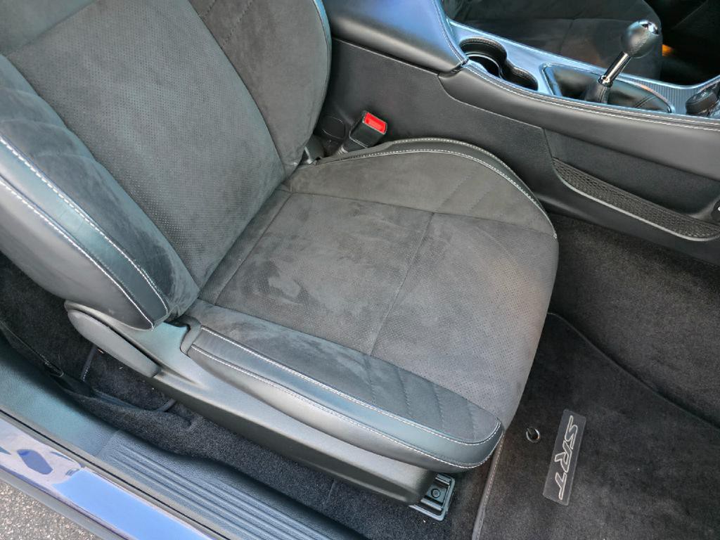 2015 Dodge Challenger Image 40