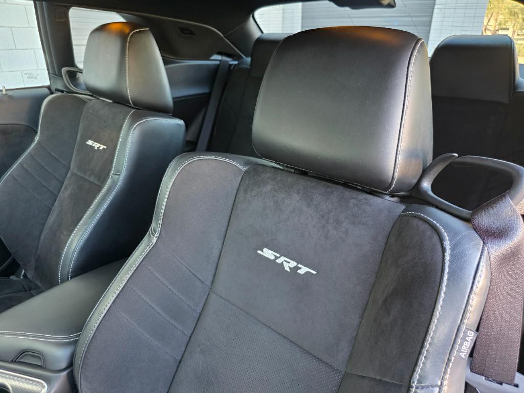 2015 Dodge Challenger Image 43