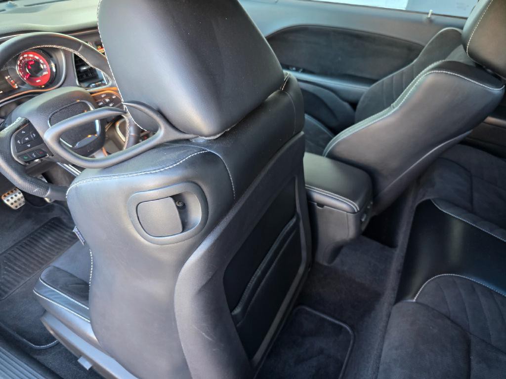 2015 Dodge Challenger Image 49