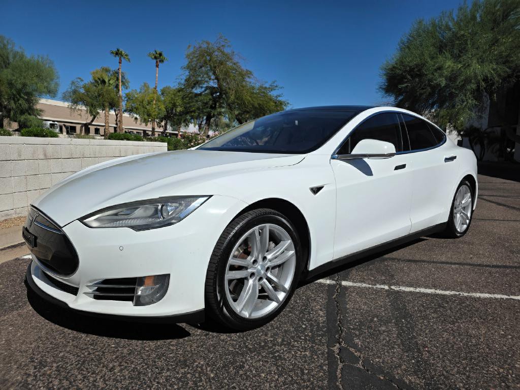 2013 Tesla Model S Image 2
