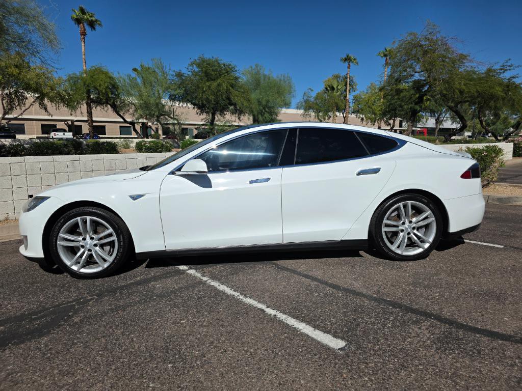 2013 Tesla Model S Image 3