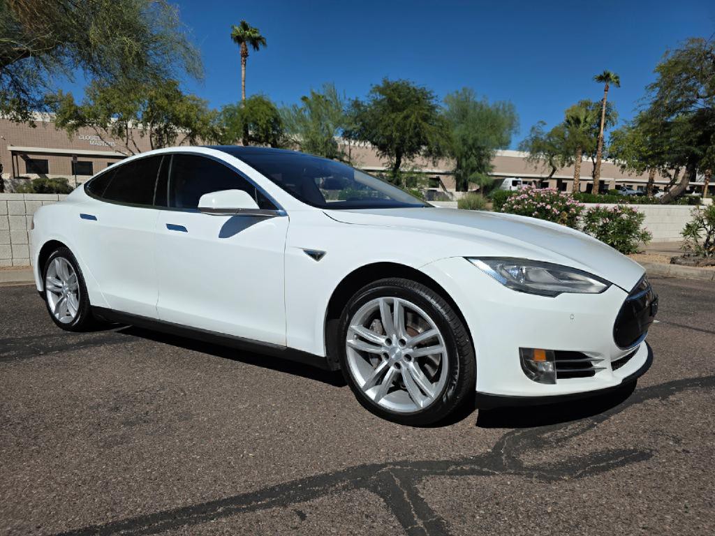 2013 Tesla Model S Image 20