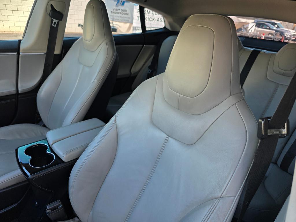 2013 Tesla Model S Image 28