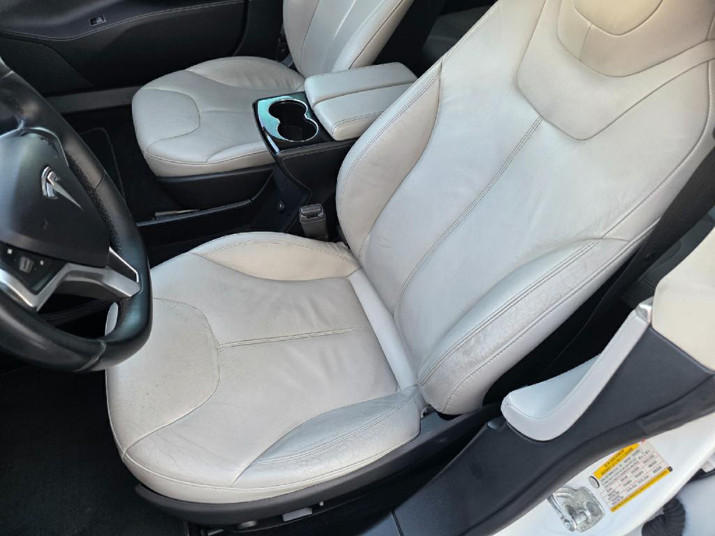 2013 Tesla Model S Image 29