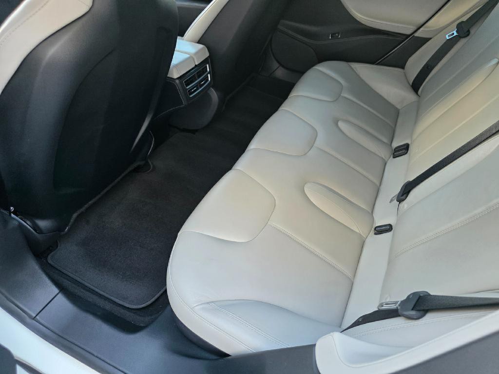 2013 Tesla Model S Image 40