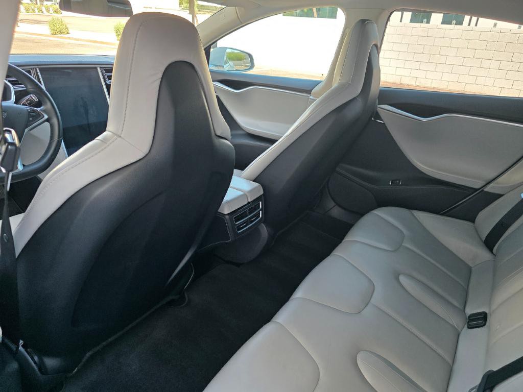 2013 Tesla Model S Image 41