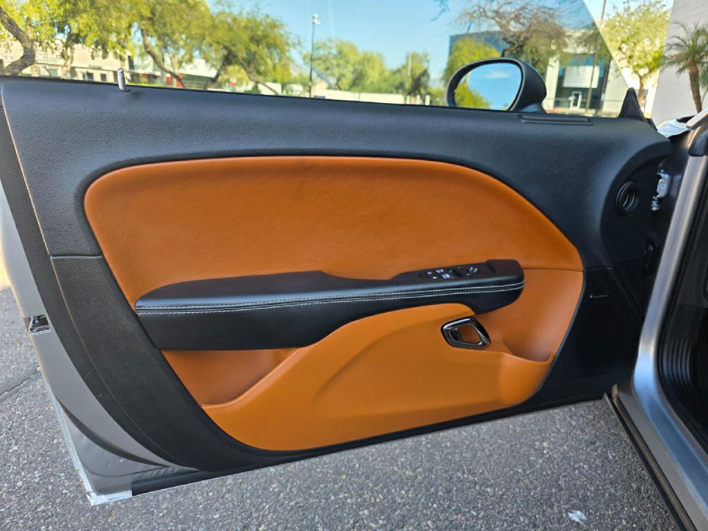 2015 Dodge Challenger Image 32