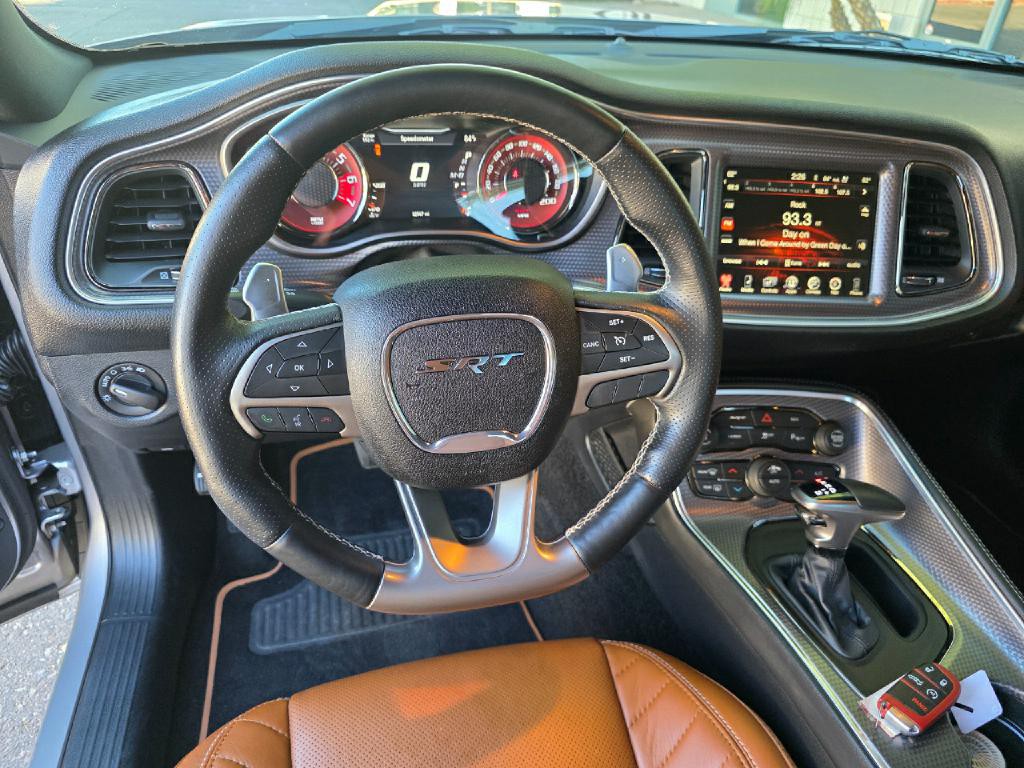 2015 Dodge Challenger Image 40