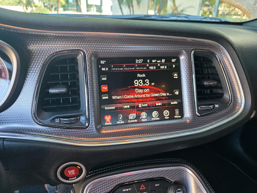 2015 Dodge Challenger Image 45