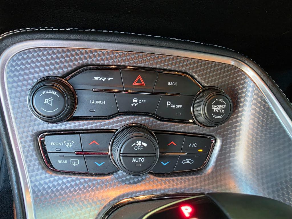 2015 Dodge Challenger Image 49