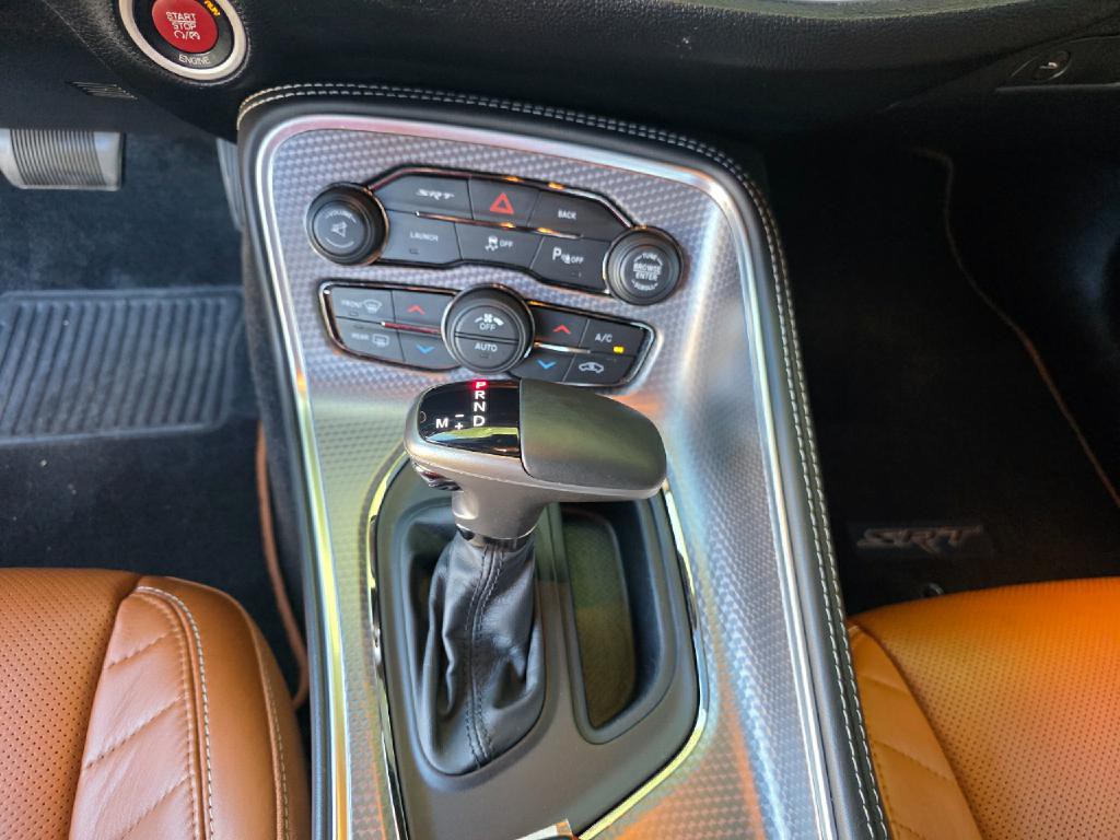 2015 Dodge Challenger Image 50