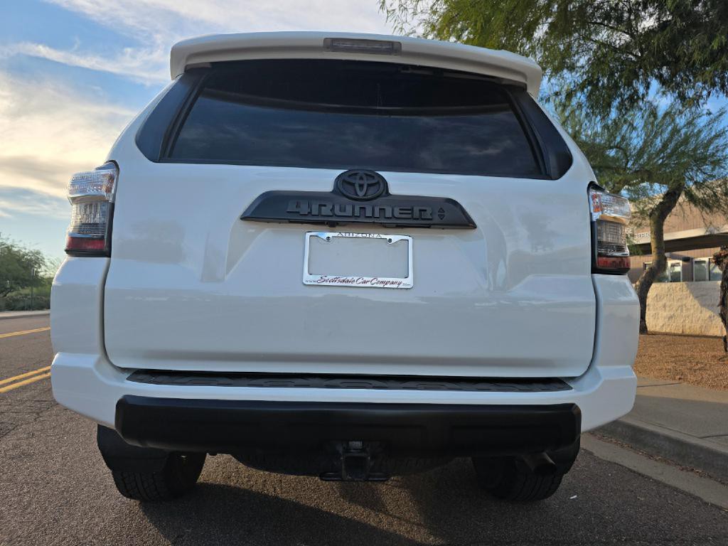 2022 Toyota 4Runner Image 8