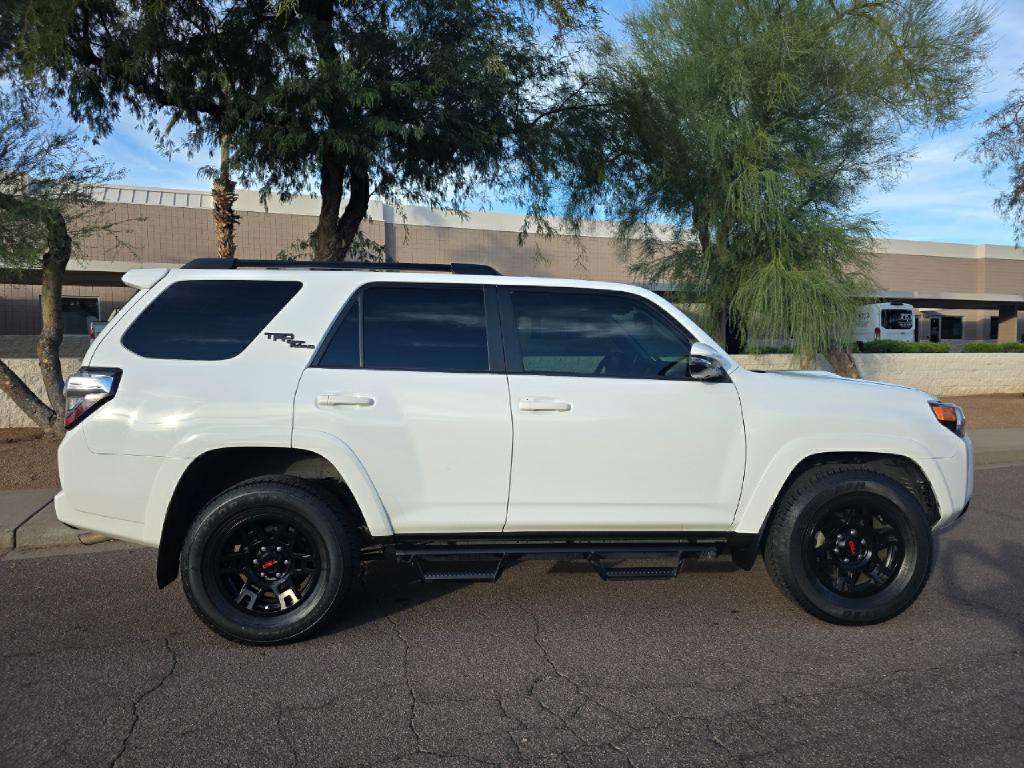 2022 Toyota 4Runner Image 15