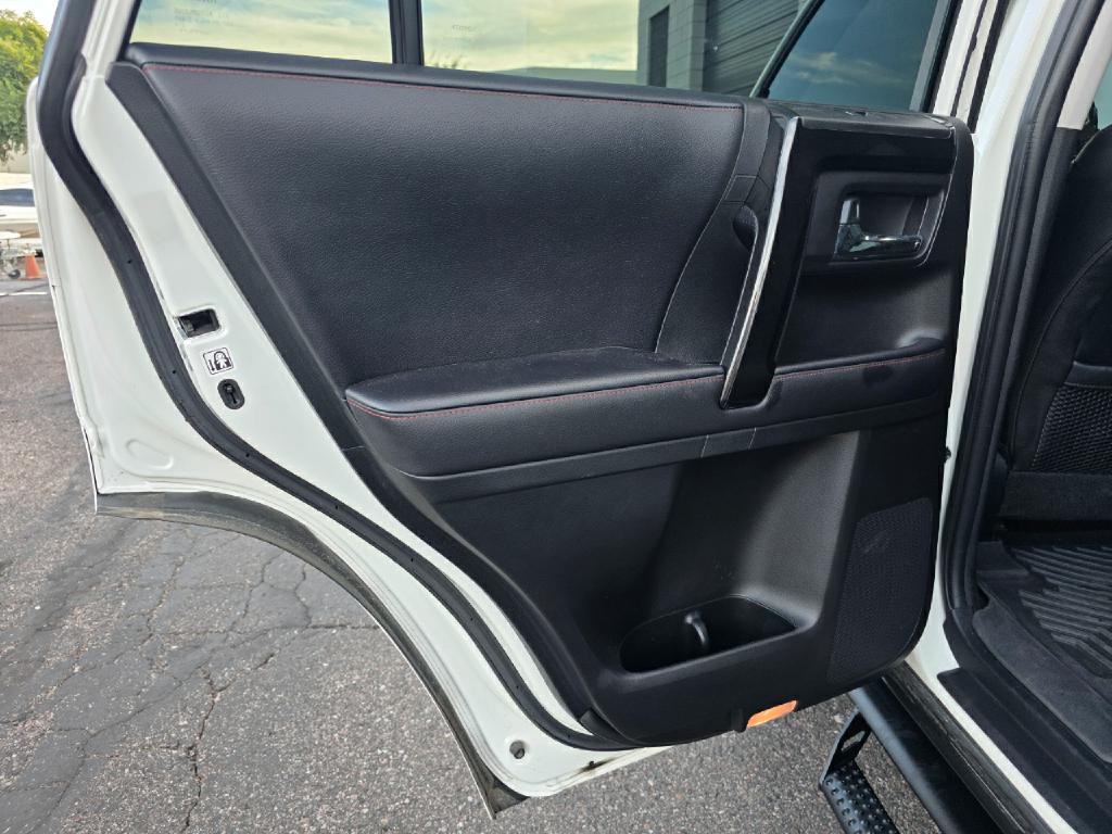 2022 Toyota 4Runner Image 35