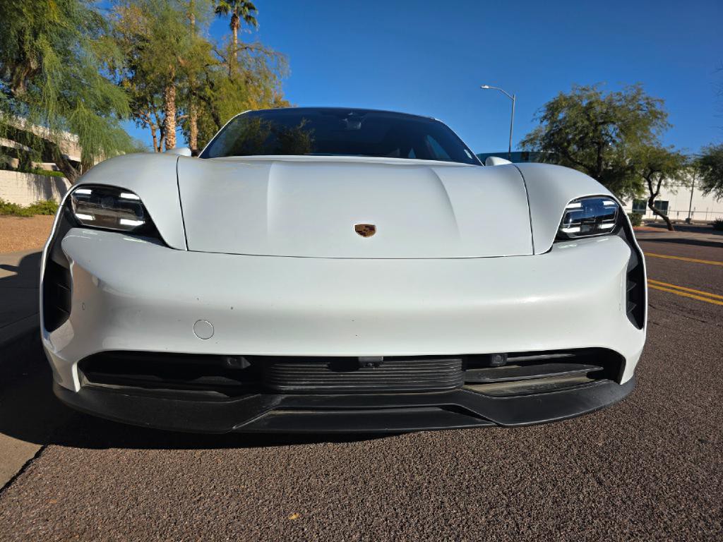 2022 Porsche Taycan Image 12