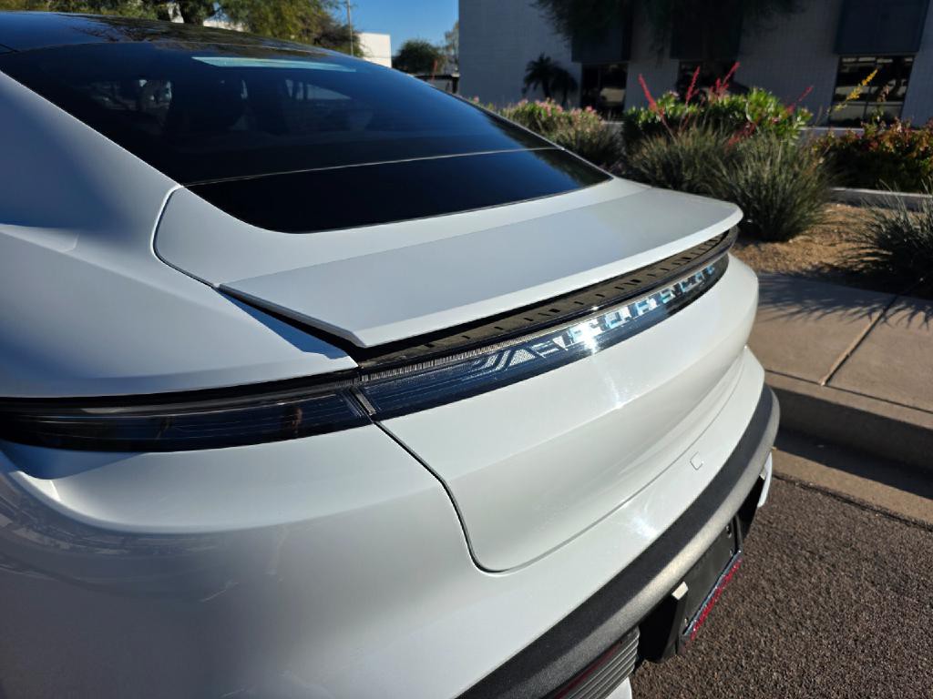 2022 Porsche Taycan Image 24