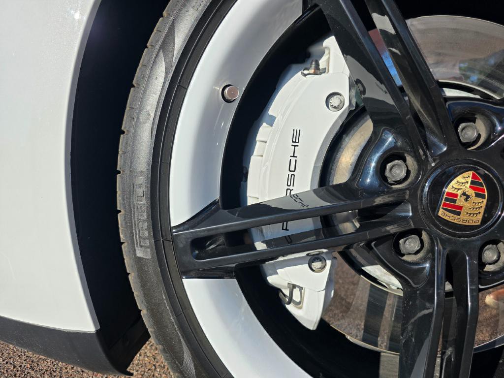 2022 Porsche Taycan Image 27