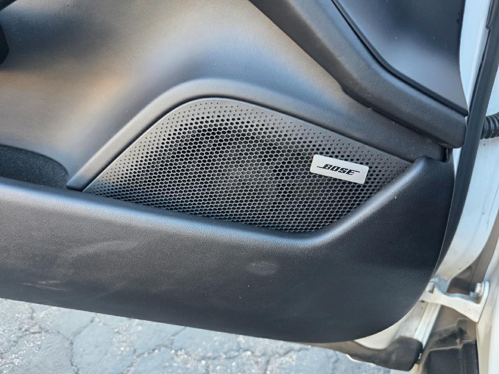 2022 Porsche Taycan Image 31