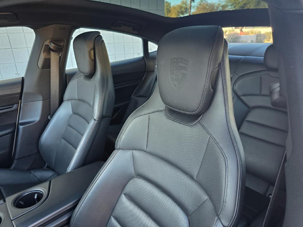 2022 Porsche Taycan Image 37
