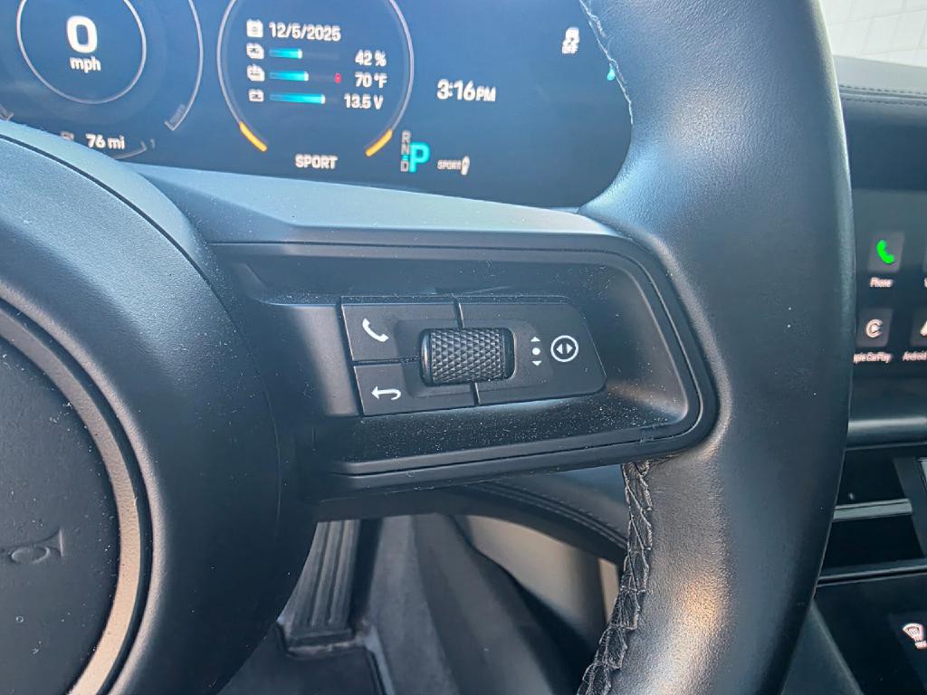 2022 Porsche Taycan Image 45