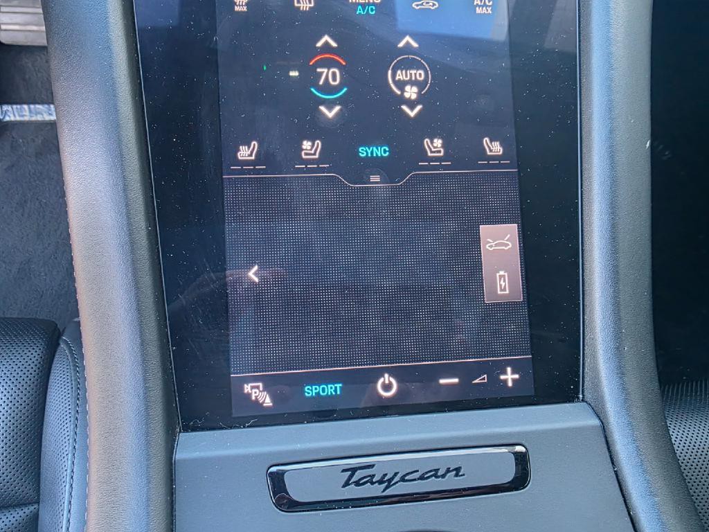 2022 Porsche Taycan Image 50
