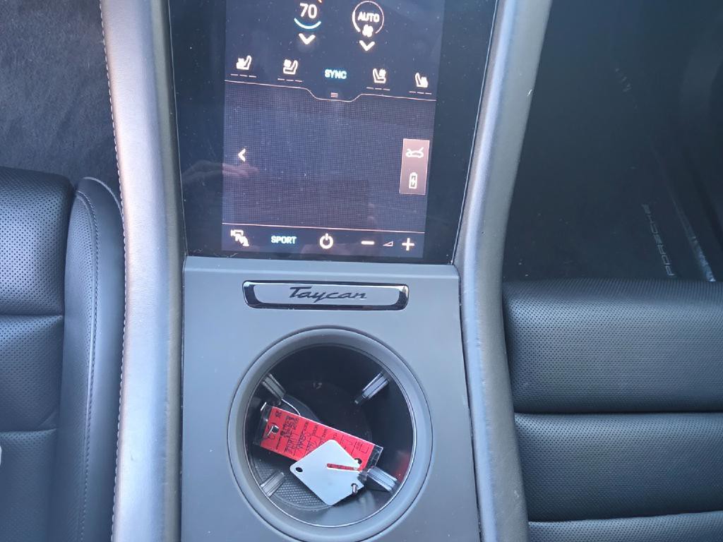 2022 Porsche Taycan Image 51