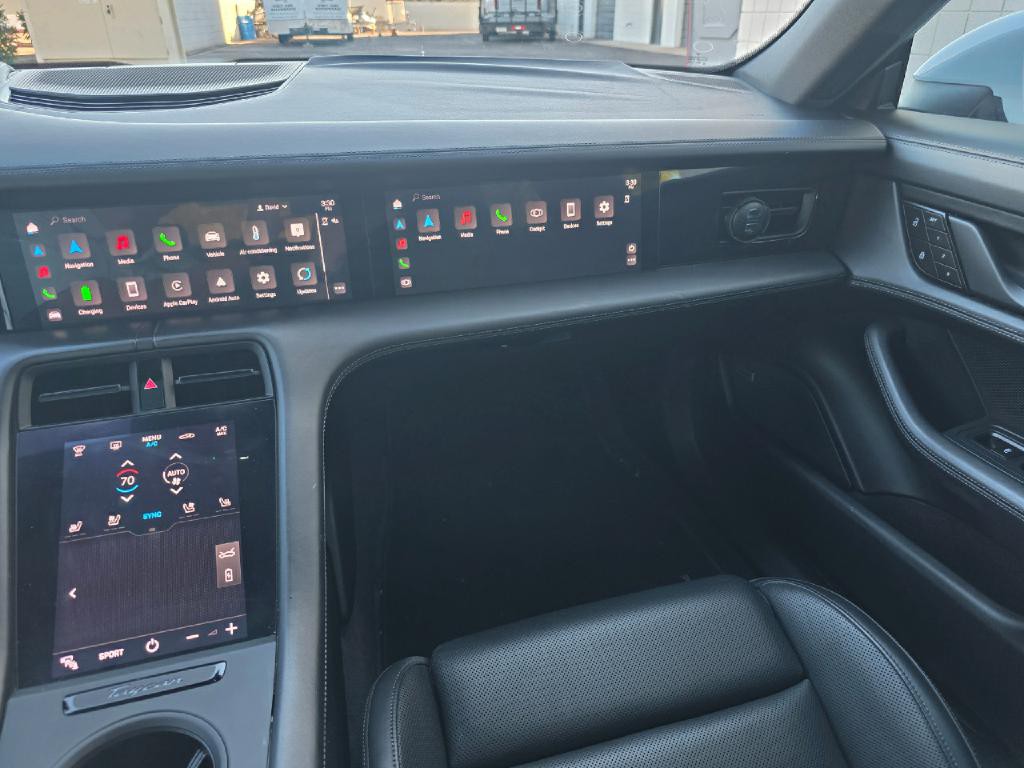 2022 Porsche Taycan Image 54