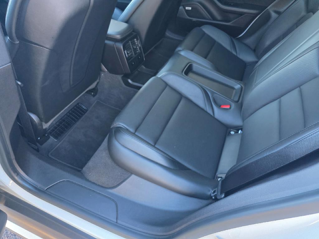 2022 Porsche Taycan Image 56