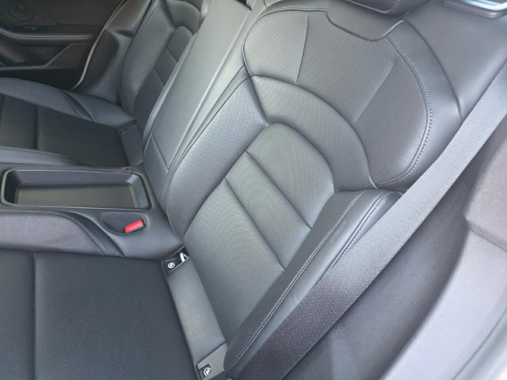 2022 Porsche Taycan Image 58