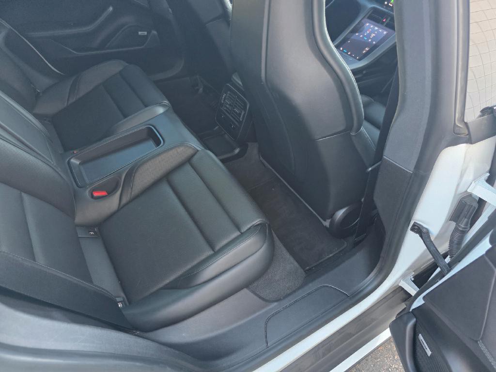 2022 Porsche Taycan Image 67