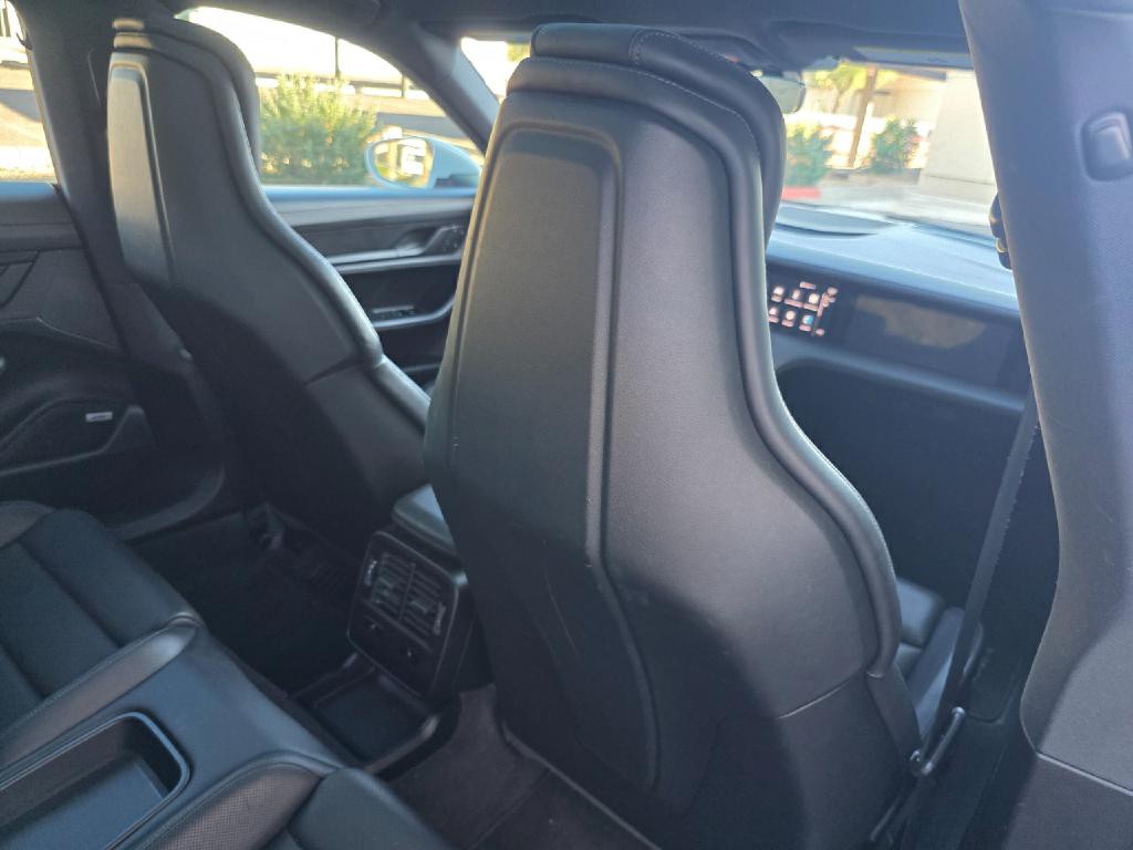 2022 Porsche Taycan Image 71