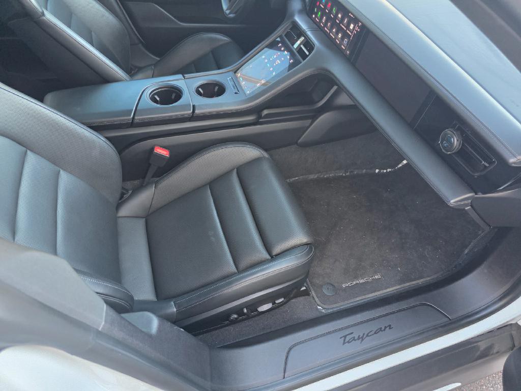2022 Porsche Taycan Image 75