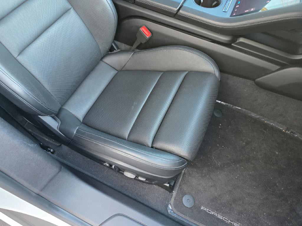 2022 Porsche Taycan Image 76