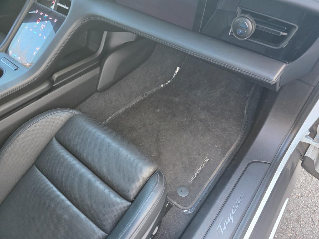 2022 Porsche Taycan Image 81