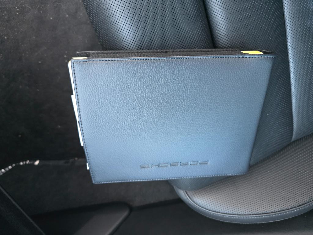 2022 Porsche Taycan Image 82