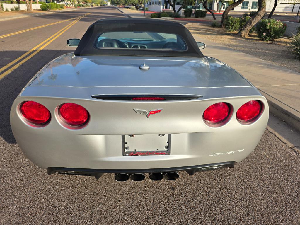 2005 Chevrolet Corvette Image 10